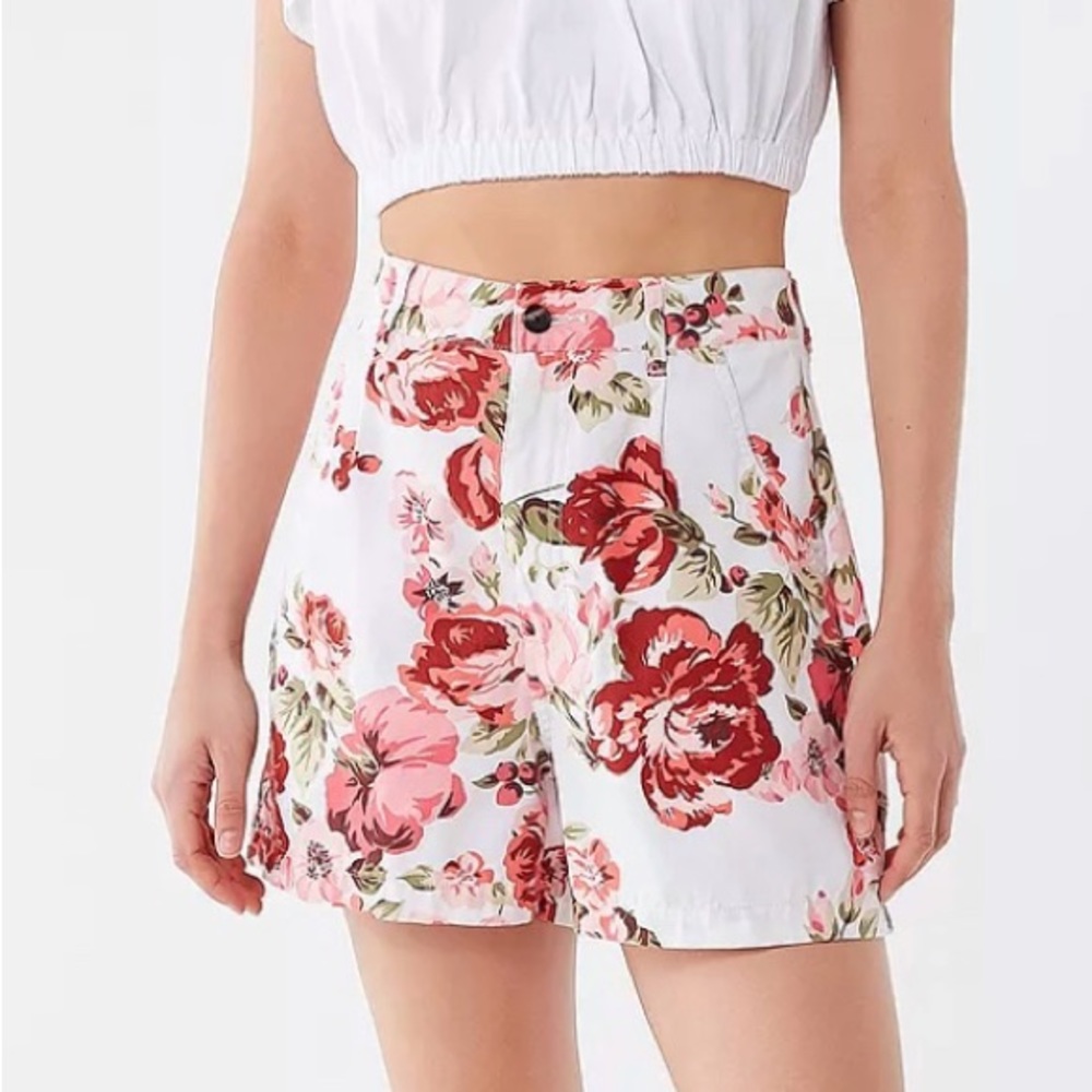 URBAN OUTFITTERS LAURA ASHLEY EXCLUSIVE CARRIE FLORAL HIGH RISE SHORTS U…